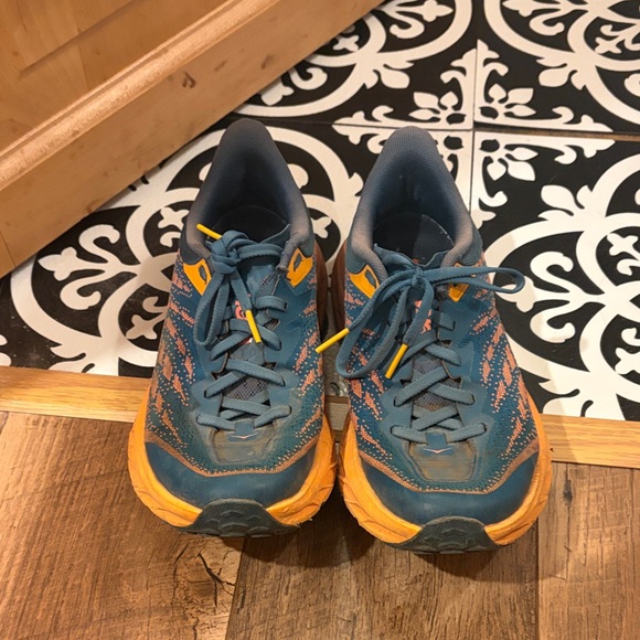 Hoka Speedgoat 5 Women’s 7.5 - Picture 2 of 6